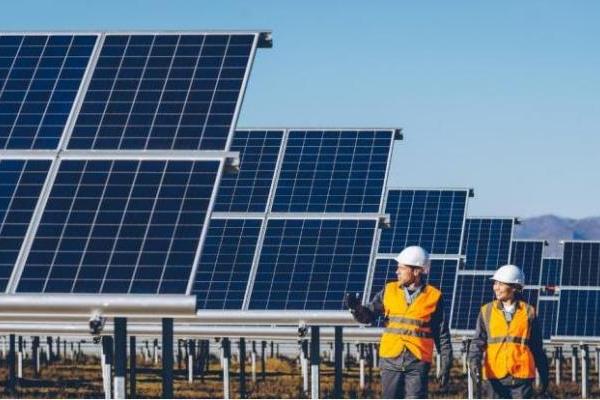 Fotovoltaické rozdiely a rozdiely materiálu poistky